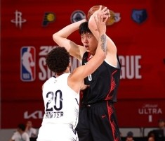 季孟年：教练组应该挺满意杨瀚森的表现 三分是小杨立足NBA的关键